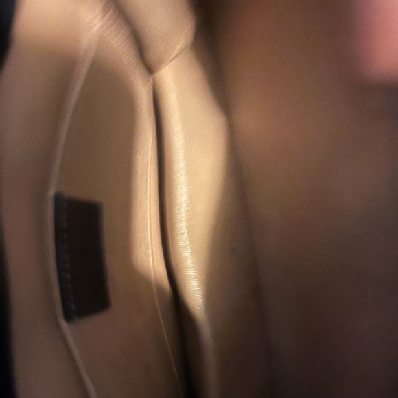 Gucci Black Designer Women's Bag with Pearl and Bee Embellishments - Picture 7 of 13